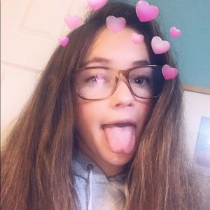 Meet your Posher, Macie